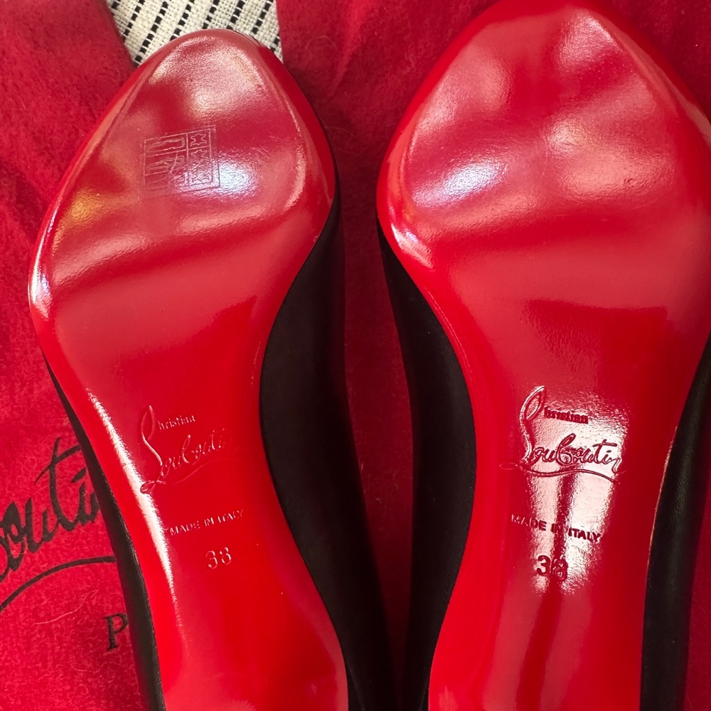 Christian Louboutin Simple Pump - Picture 5 of 10